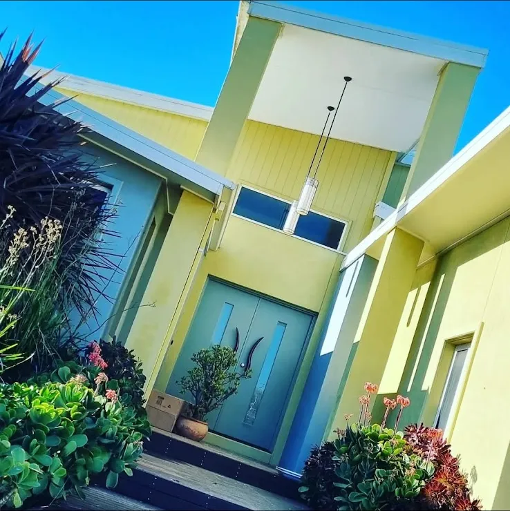 Modern home entrance repaint